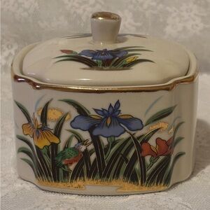 Vintage Ceramic Jewelry Trinket Box TOYO
Japan